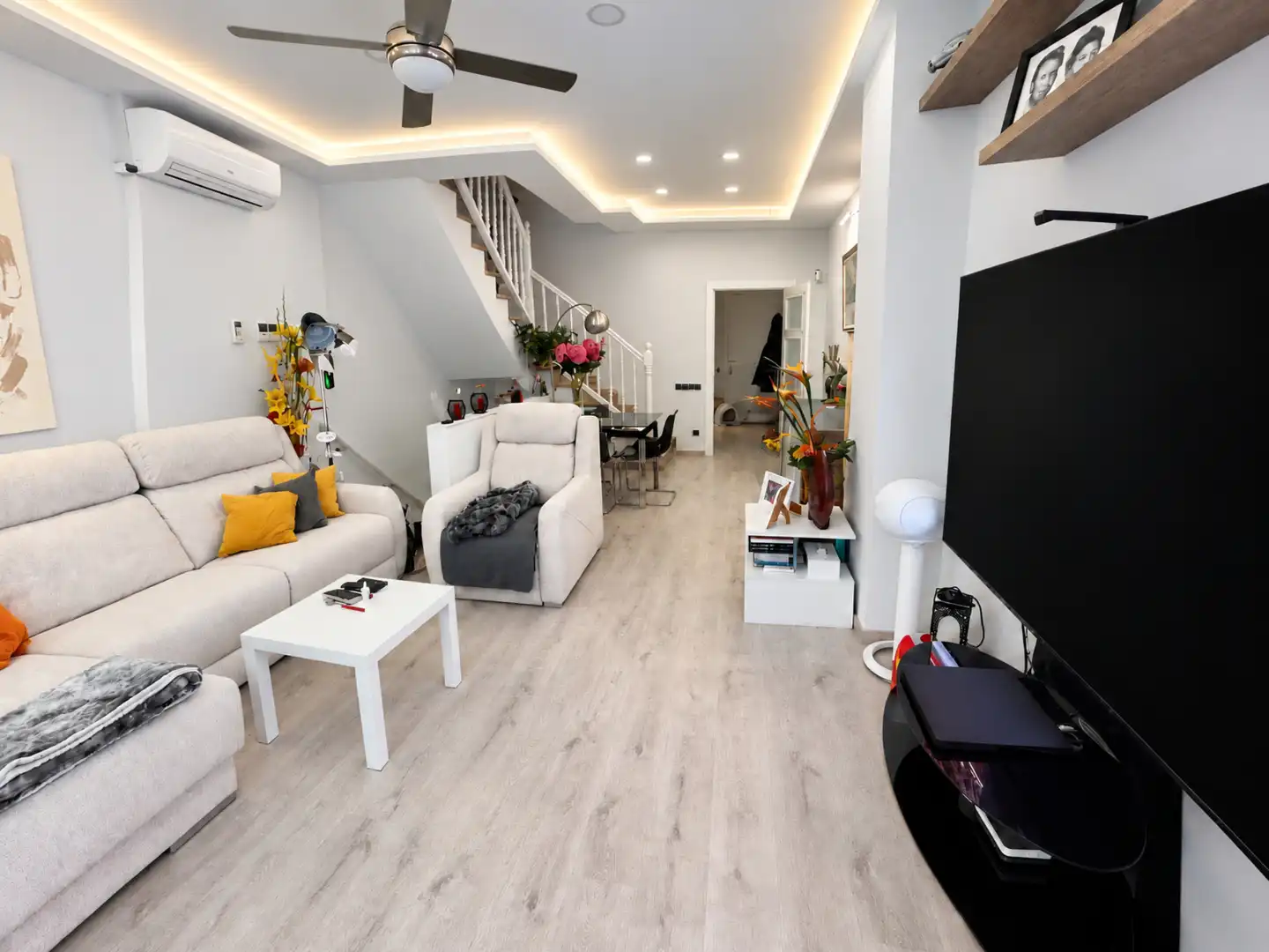 Sala de estar de Casa adosada en venta en Sant Andreu