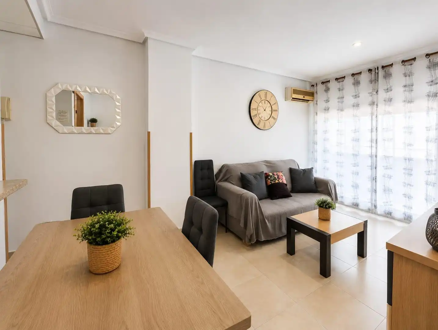 Sala d'estar de Apartament en venda en Oropesa del Mar / Orpesa amb Aire condicionat, Terrassa i Traster