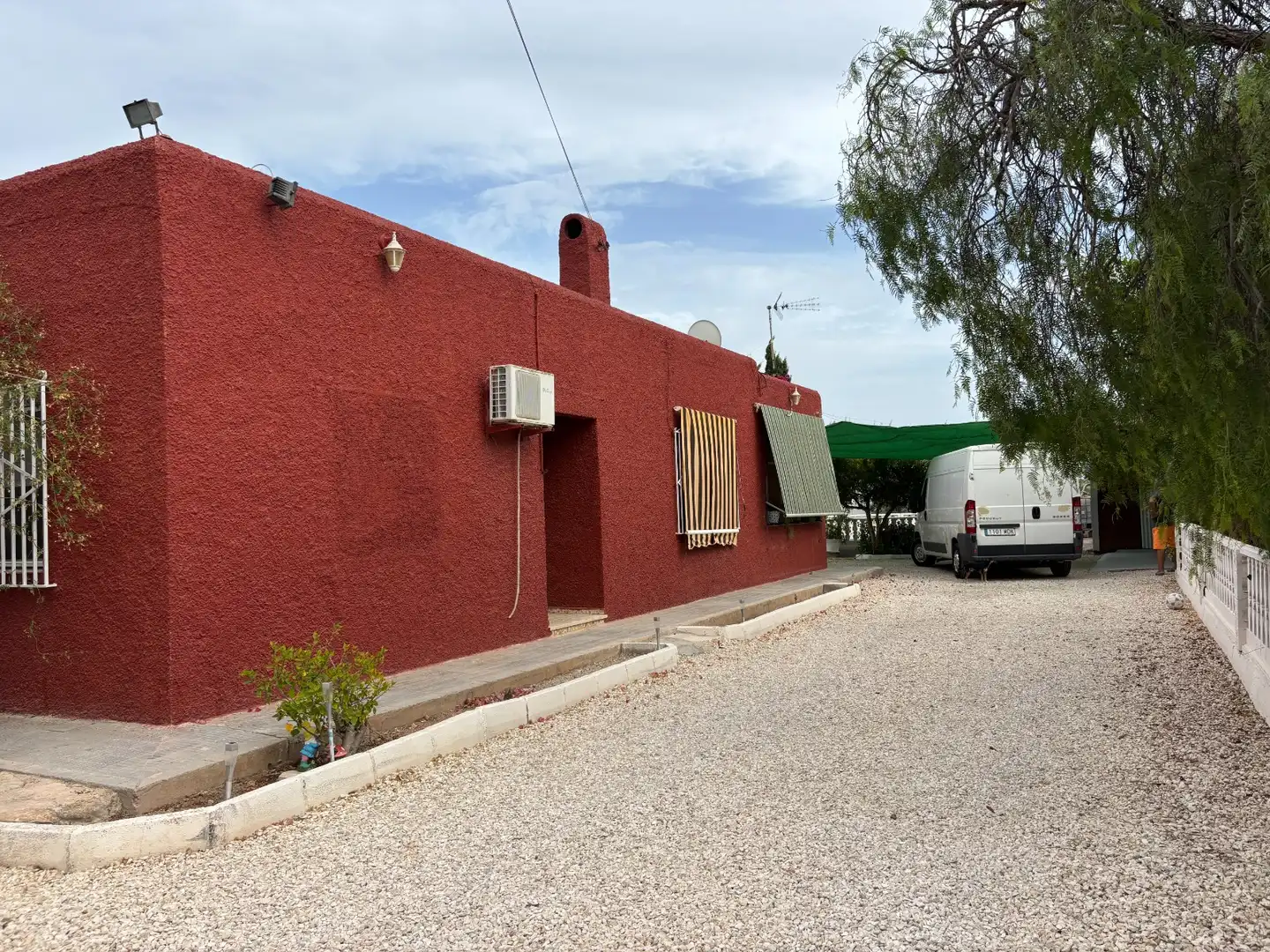Vista exterior de Casa o chalet en venta en Elche / Elx con Aire acondicionado, Jardín privado y Piscina