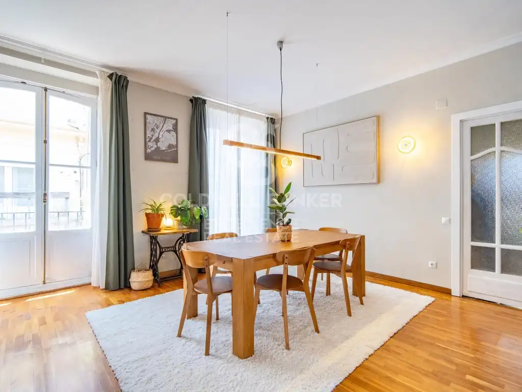 Dining room of Flat for sale in Valencia  with Air Conditioner, Heating and Oven