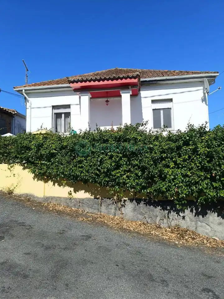 House for sale in O Pereiro de Aguiar