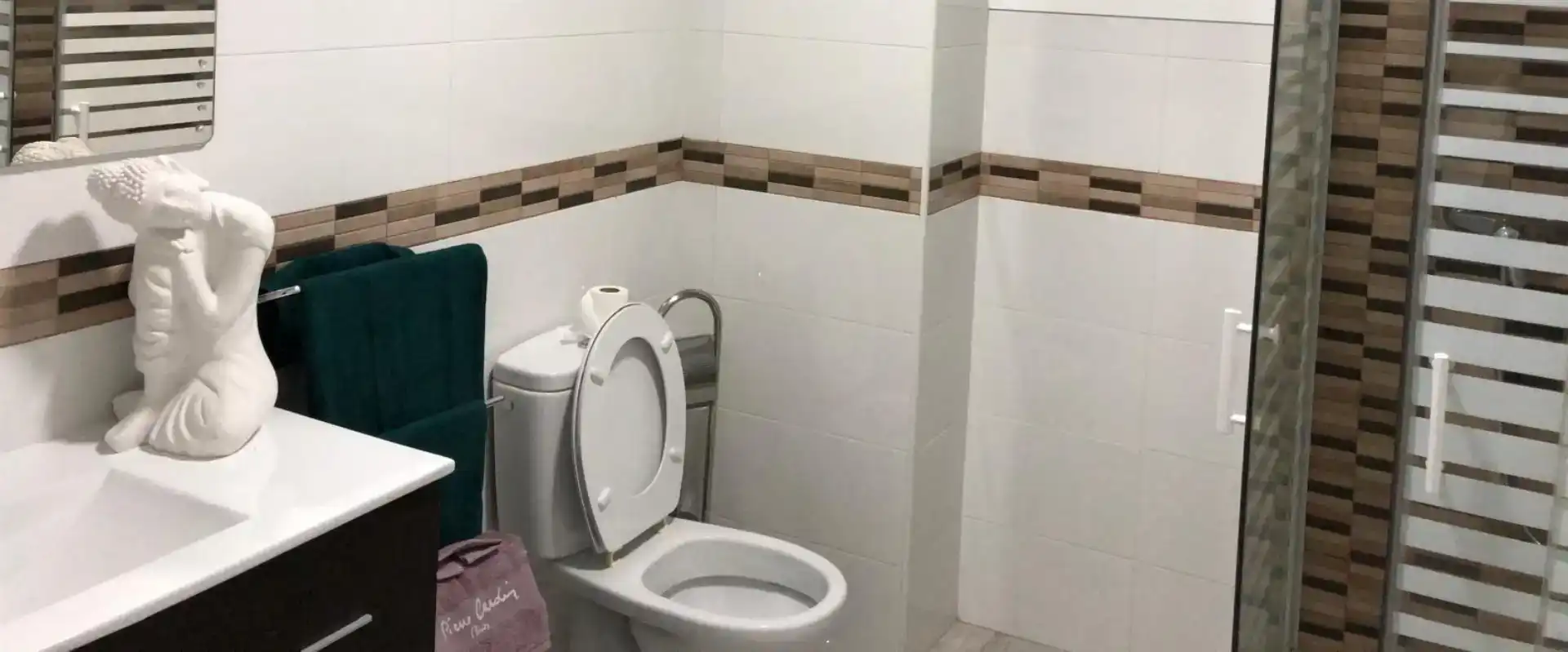 Bany de Pis en venda en  Sevilla Capital amb Aire condicionat
