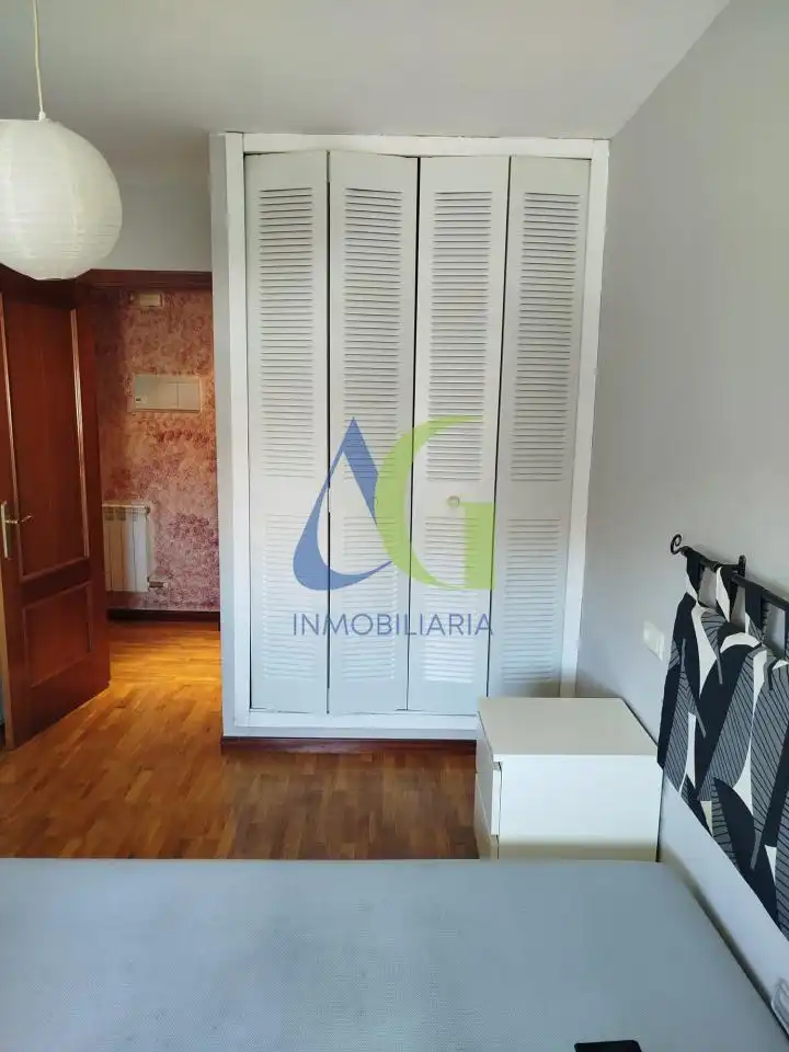 Bedroom of Apartments for rent in Villaquilambre  with Heating, Parquet flooring and Storage room