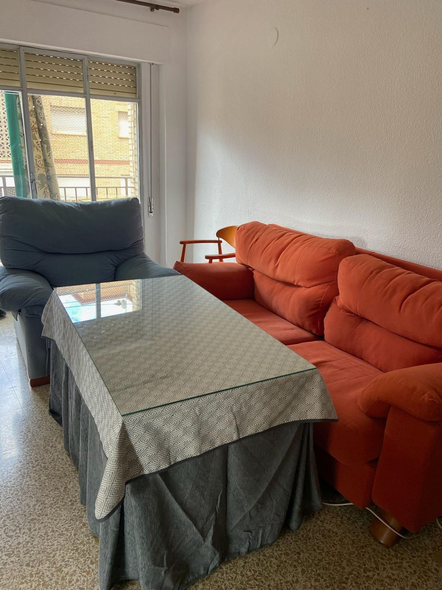 Living room of Flat for rent in  Granada Capital  with Furnished and Balcony