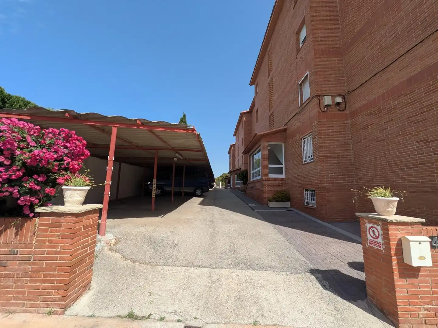 Aparcament de Àtic en venda en Roda de Berà amb Jardí privat, Traster i Piscina