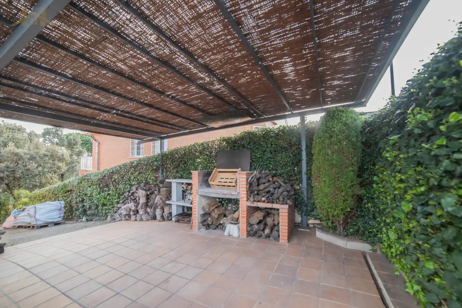 Terrassa de Casa o xalet en venda en Sevilla la Nueva amb Calefacció, Jardí privat i Terrassa