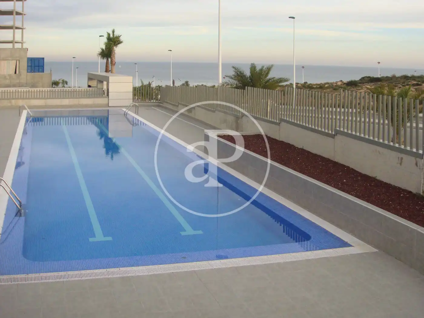 Piscina de Pis en venda en Elche / Elx amb Aire condicionat, Calefacció i Jardí privat