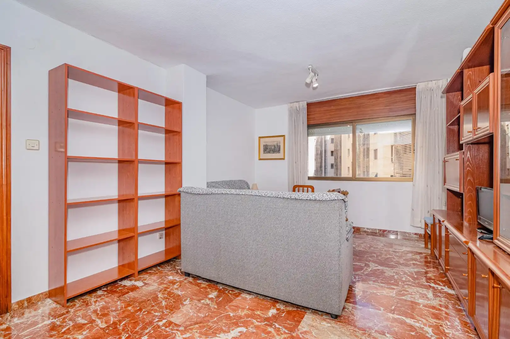 Sala d'estar de Pis en venda en Granada amb Calefacció i Moblat