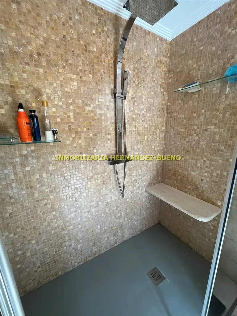 Baño de Casa o chalet en venta en Carbajosa de la Sagrada con Aire acondicionado, Calefacción y Jardín privado