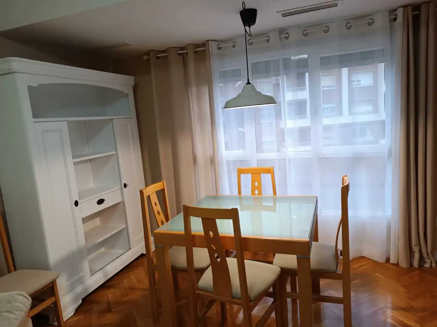 Comedor de Piso de alquiler en Zaragoza con Calefacción, Parquet y Amueblado