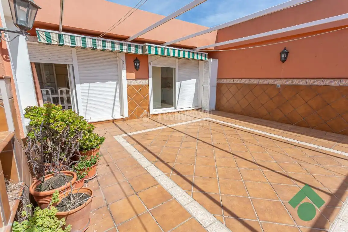 Terraza de Piso en venta en Algeciras con Amueblado y Piscina comunitaria