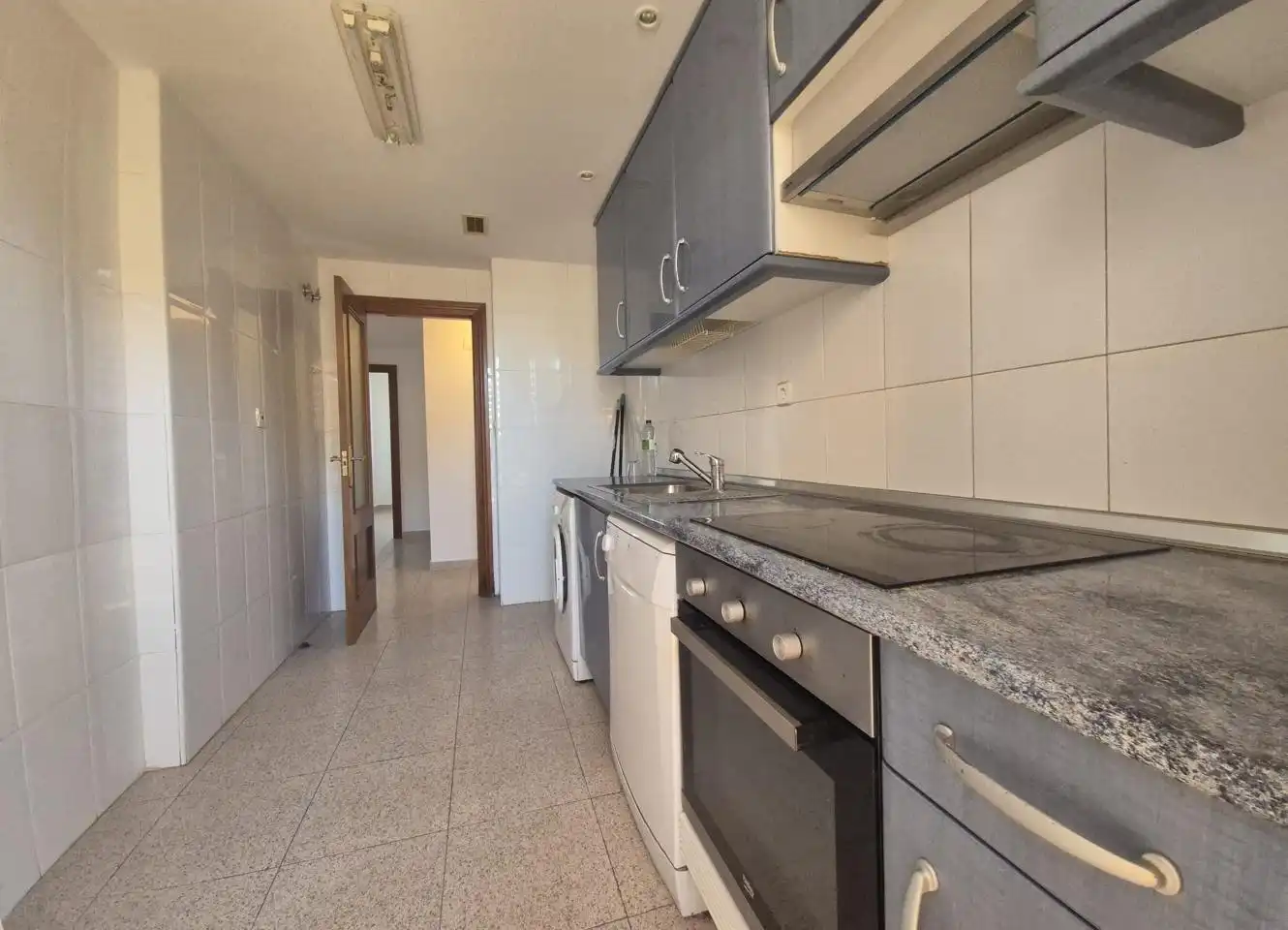 Kitchen of Flat for sale in Zaragoza  with Heating, Terrace and Storage room