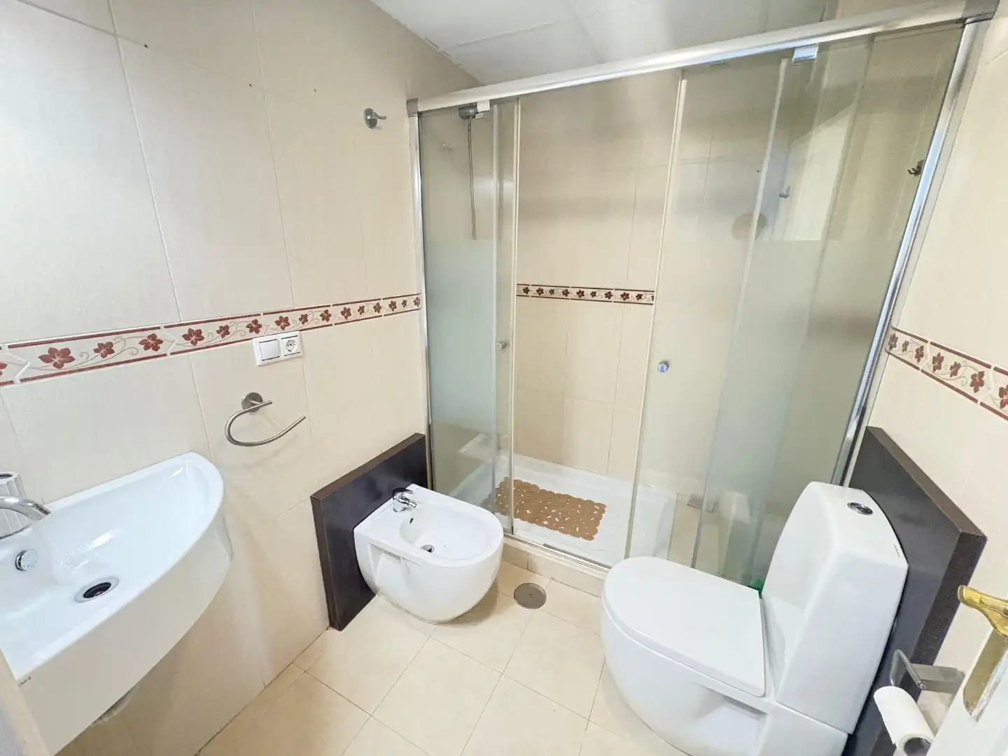 Bathroom of Flat for sale in Las Gabias