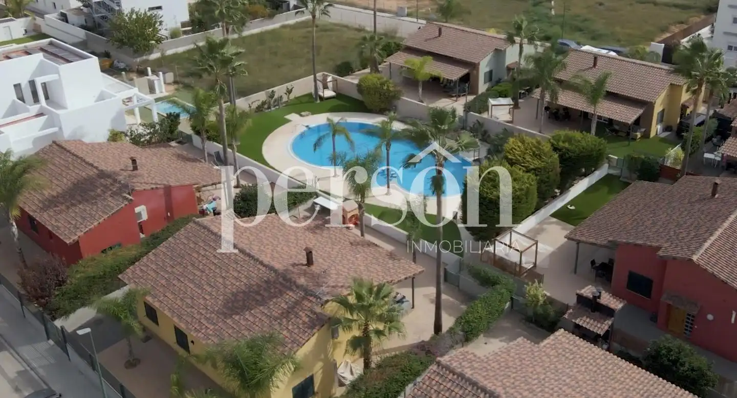 Villa con piscina in affitto a Riba-roja de Túria, imagen 2