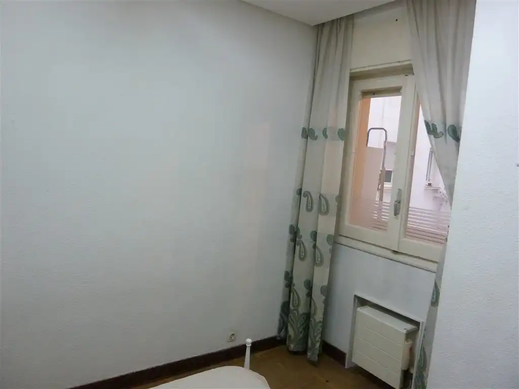 Dormitori de Pis en venda en  Pamplona / Iruña amb Calefacció, Parquet i Terrassa