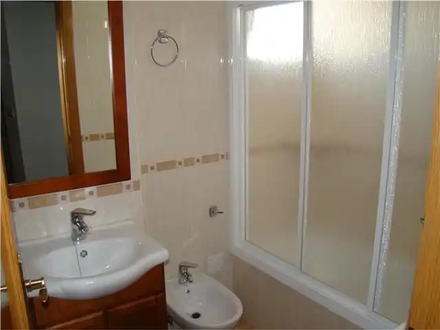 Baño de Piso de alquiler en San Pedro del Pinatar con Trastero, Amueblado y Horno