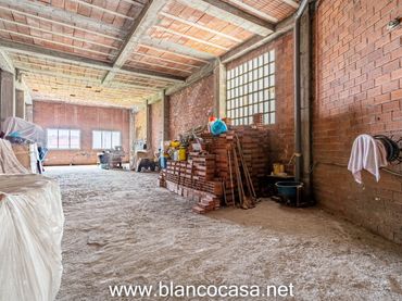Local comercial en venda a Carballo