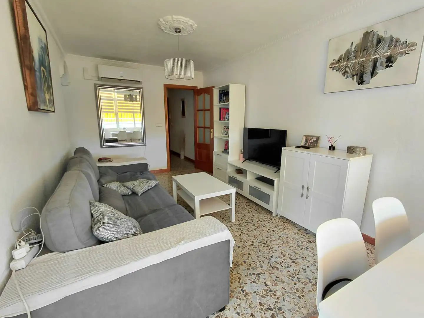 Sala d'estar de Pis en venda en Benalmádena amb Aire condicionat, Moblat i Forn