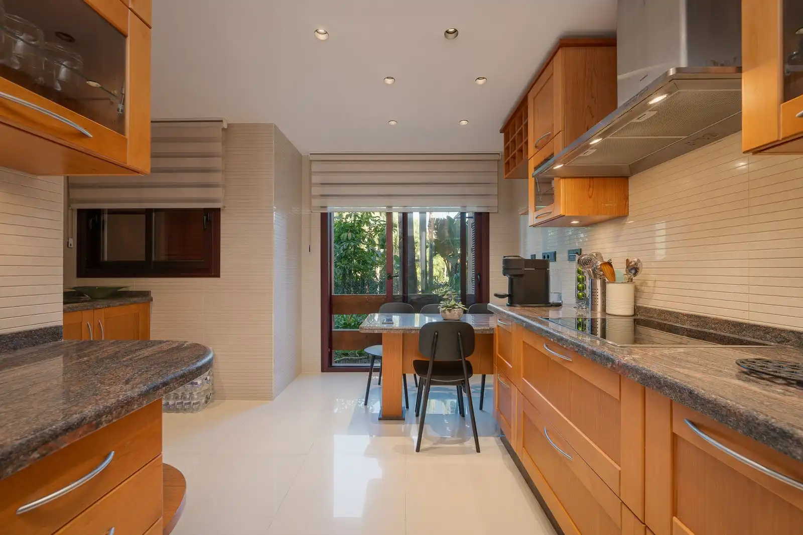 Cuina de Apartament en venda en Marbella amb Aire condicionat, Terrassa i Traster