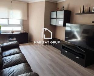 Living room of Flat for sale in Girona Capital  with Heating, Terrace and Storage room