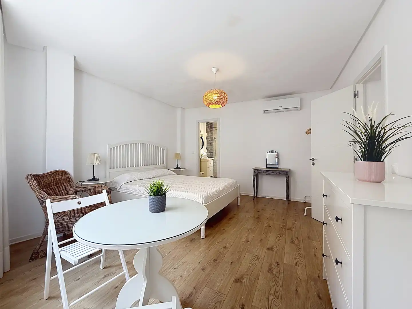 Bedroom of Houses for rent in Málaga  with Air Conditioner, Terrace and Furnished
