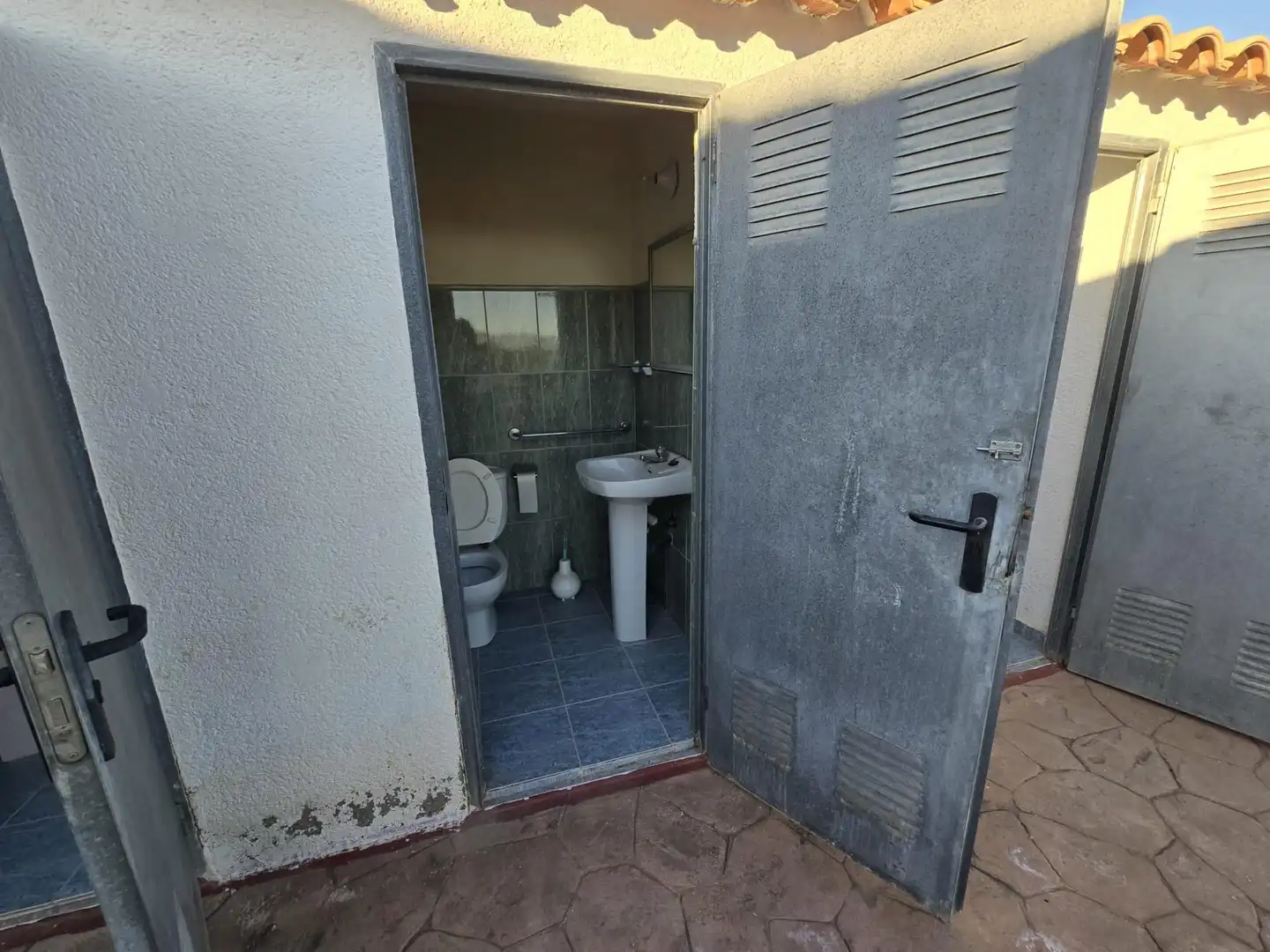 Bany de Casa o xalet en venda en Alguazas amb Jardí privat i Piscina comunitària