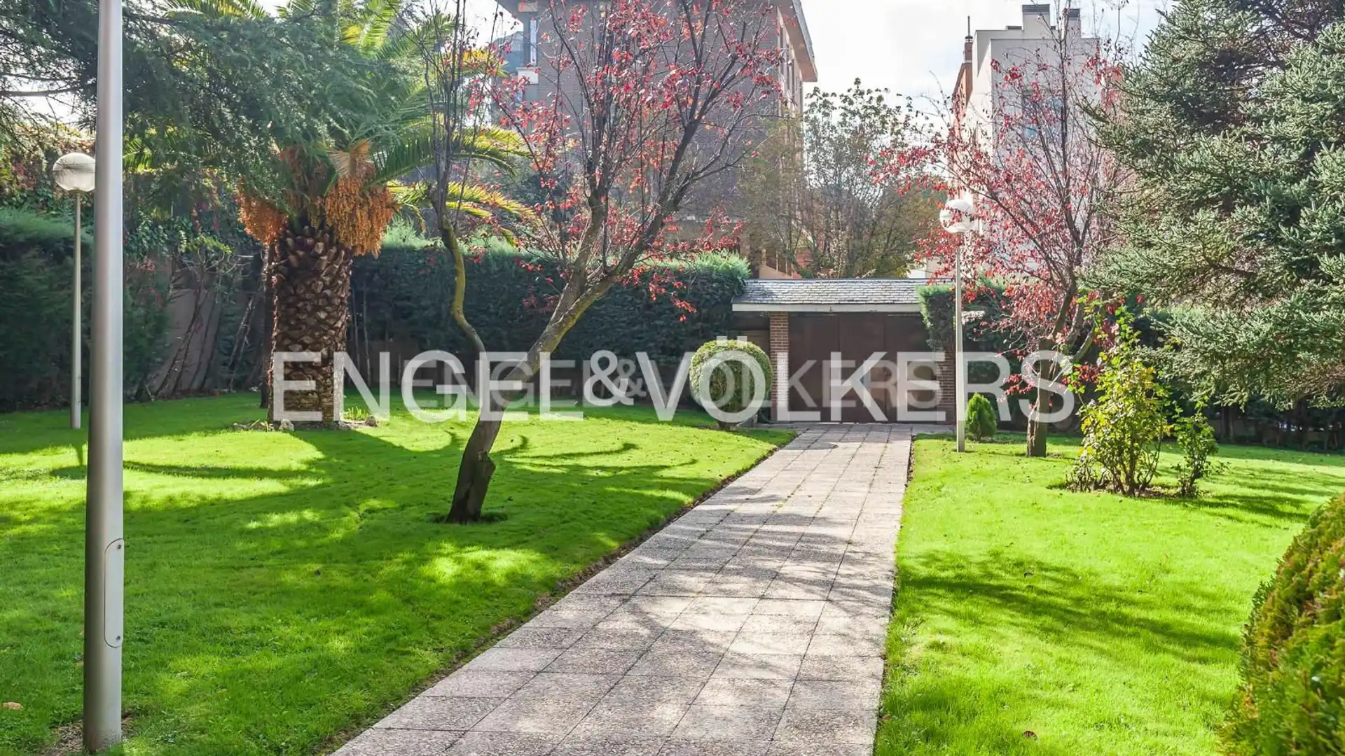 Vista exterior de Àtic en venda en  Madrid Capital amb Aire condicionat, Calefacció i Parquet