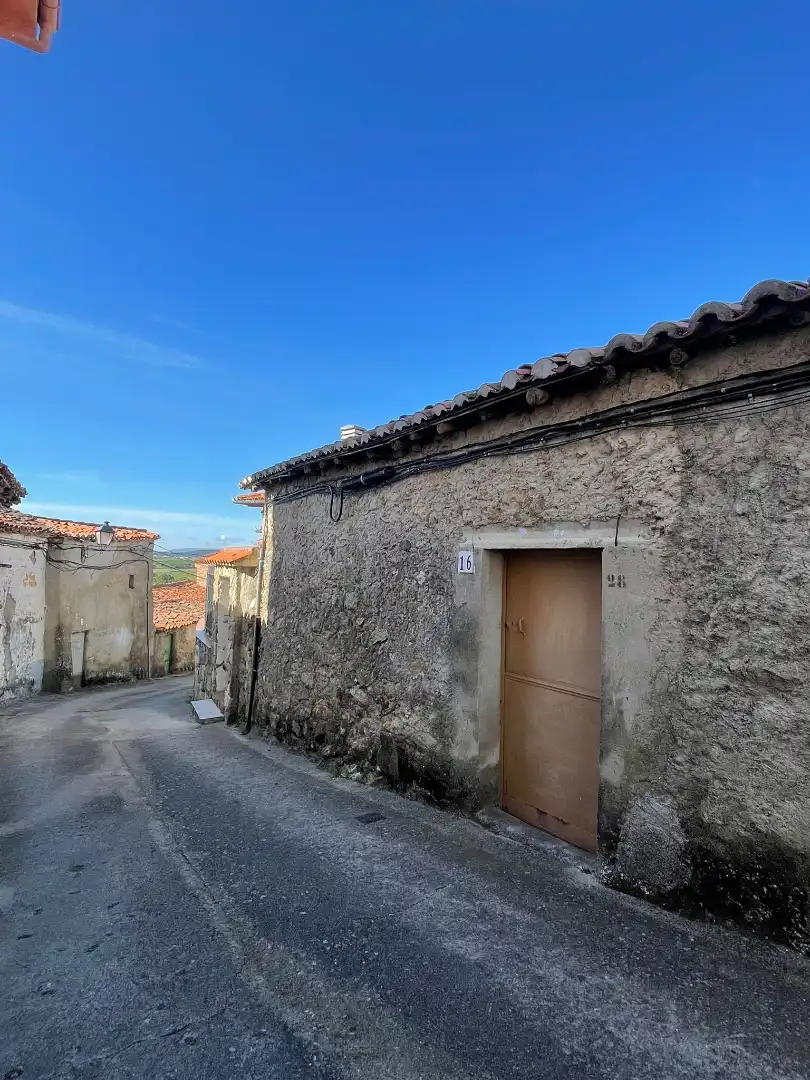 Vista exterior de Casa o chalet en venta en Valdeobispo con Terraza, Trastero y Amueblado