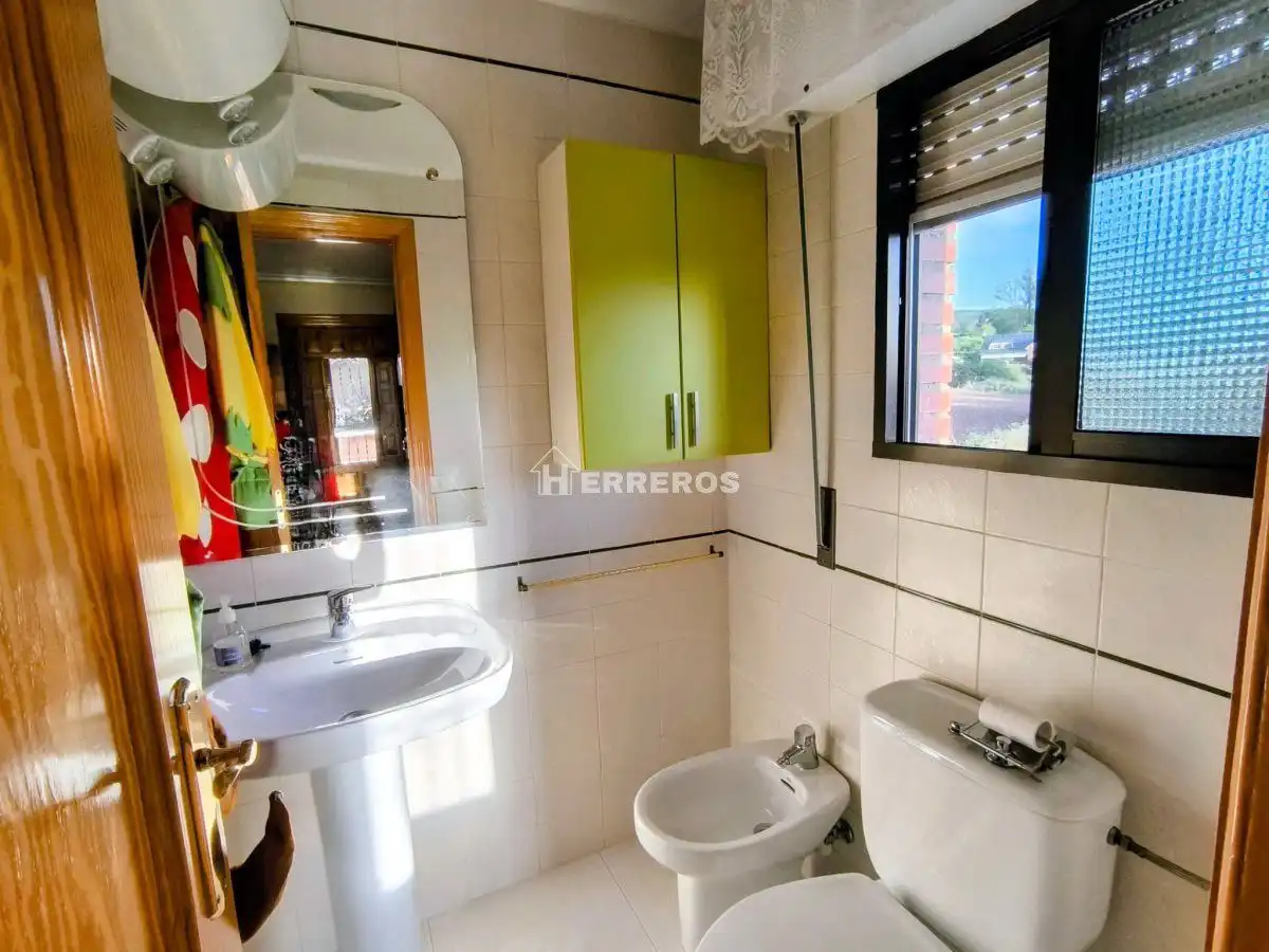 Chalet con jardín en venta en revilla, imagen 14