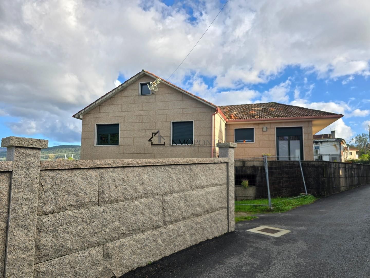 Exterior view of House or chalet for sale in Pontevedra Capital   with Private garden