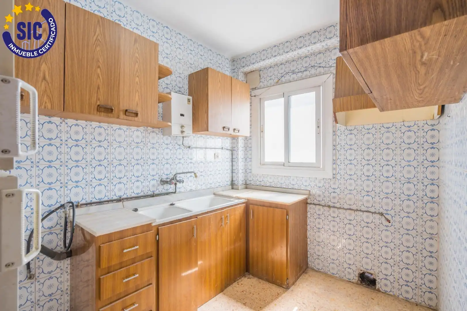 Küche von Wohnung zum Verkauf in Xirivella mit Balkon