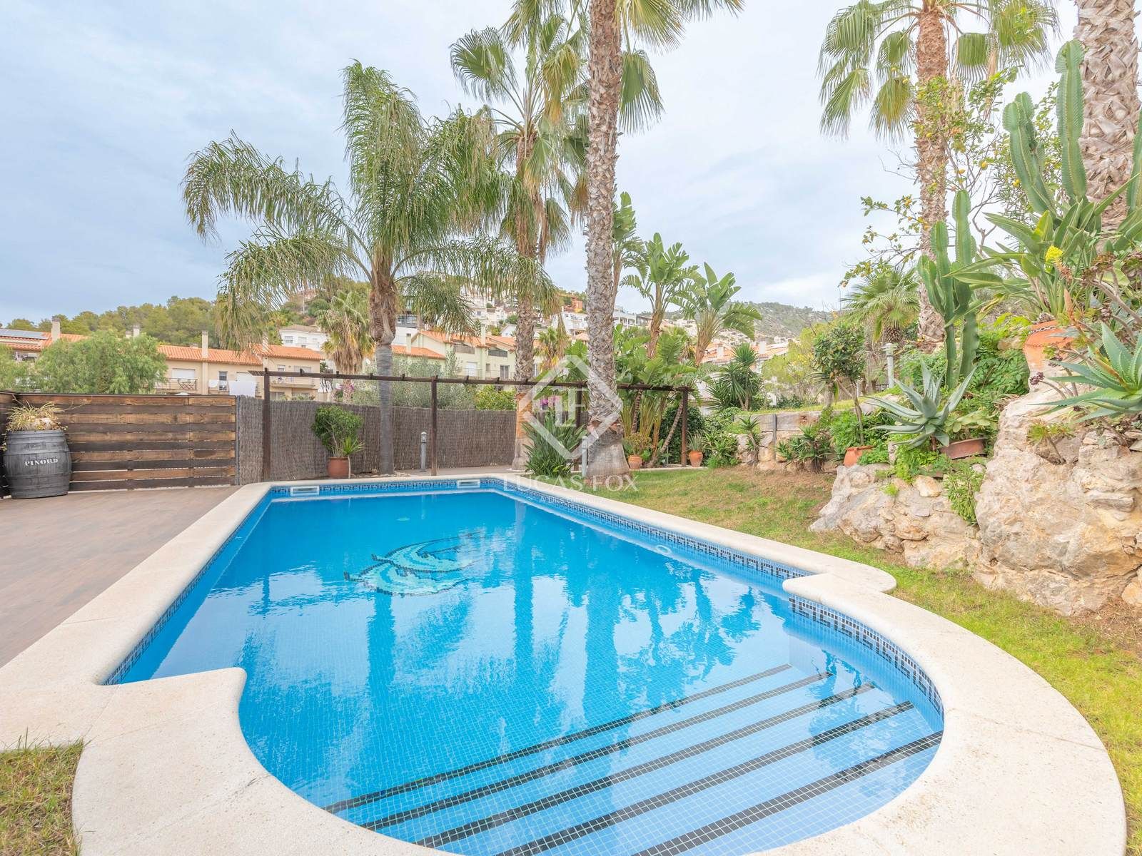 Swimming pool of House or chalet for sale in Sitges  with Air Conditioner, Heating and Private garden
