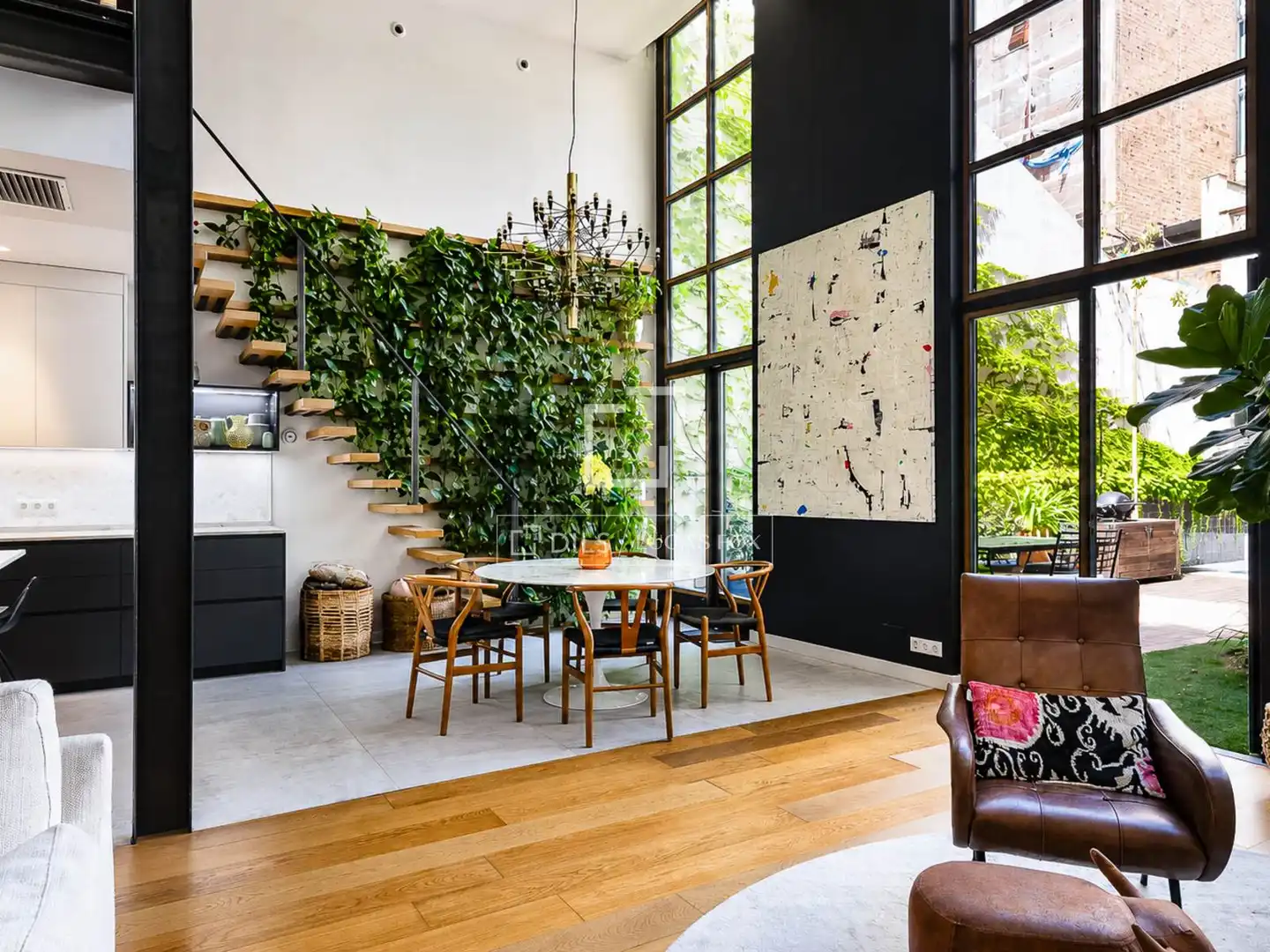 Menjador de Casa o xalet en venda en Barcelona amb Aire condicionat, Jardí privat i Terrassa