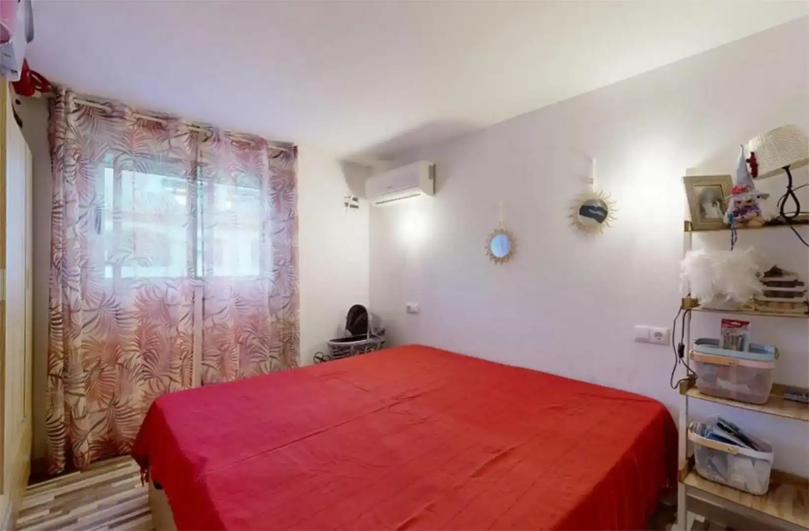 Bedroom of Commercial properties for rent in Oliva  with Air Conditioner