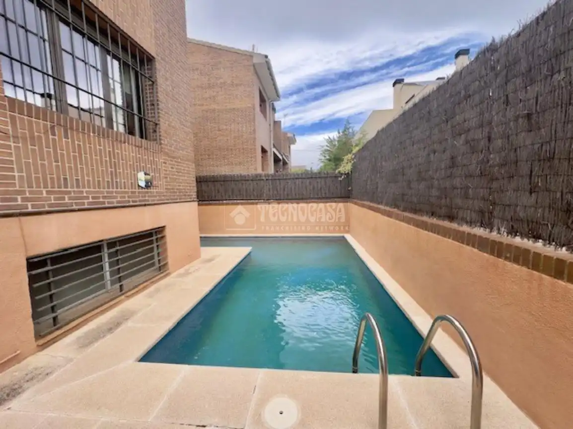 Swimming pool of Detached homes for sale in Las Rozas de Madrid  with Air Conditioner, Heating and Private garden
