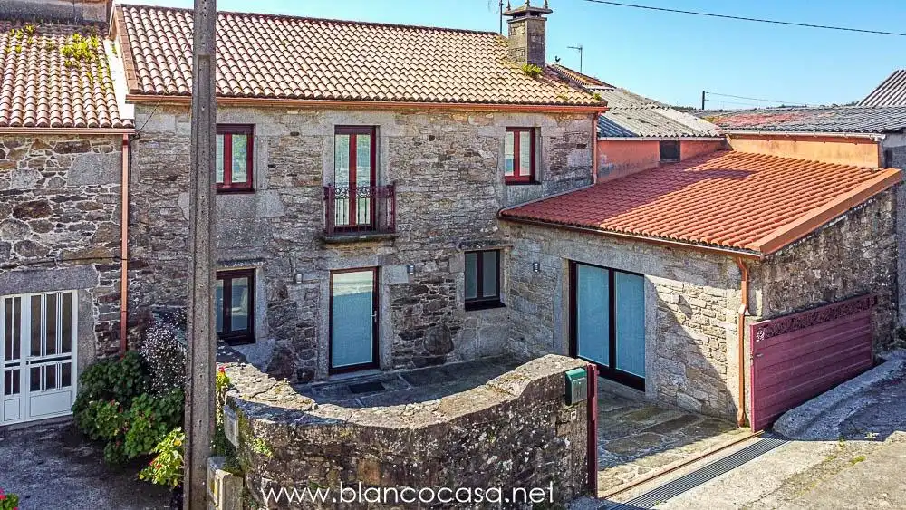 Vista exterior de Casa o chalet en venta en Vimianzo con Calefacción, Trastero y Amueblado