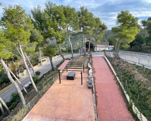 Exterior view of Single-family semi-detached for sale in Torrelles de Llobregat  with Air Conditioner and Terrace