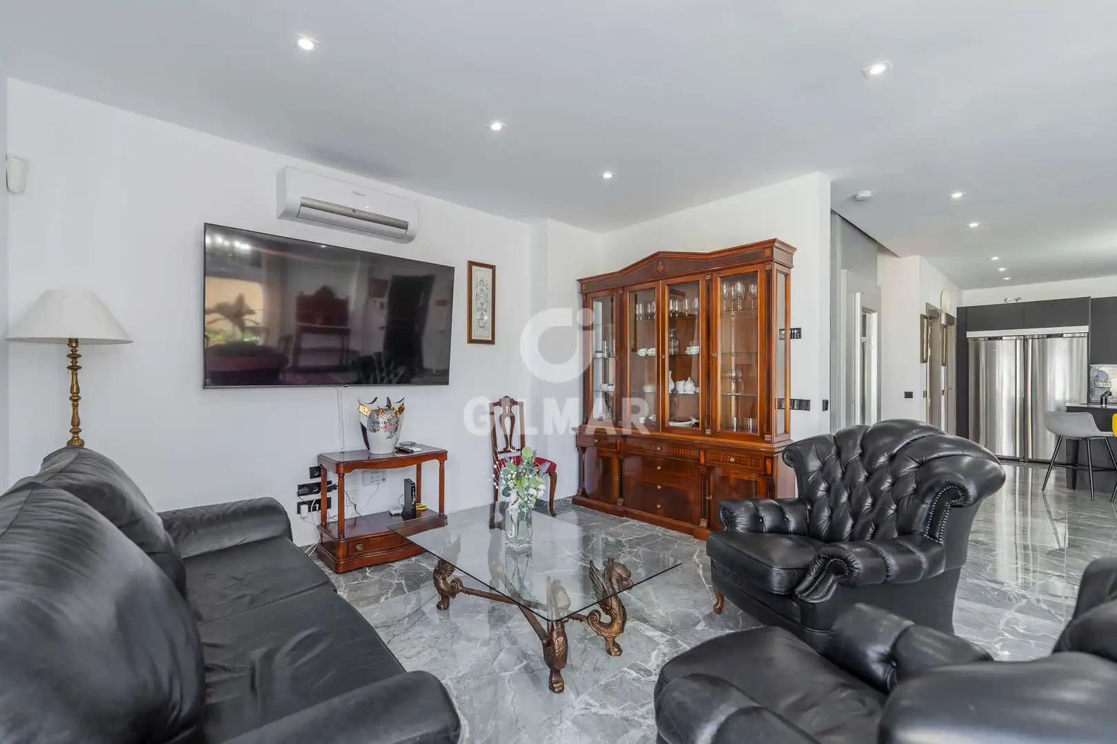 Wohnzimmer von Einfamilien-Reihenhaus zum Verkauf in Pozuelo de Alarcón mit Heizung und Privatgarten