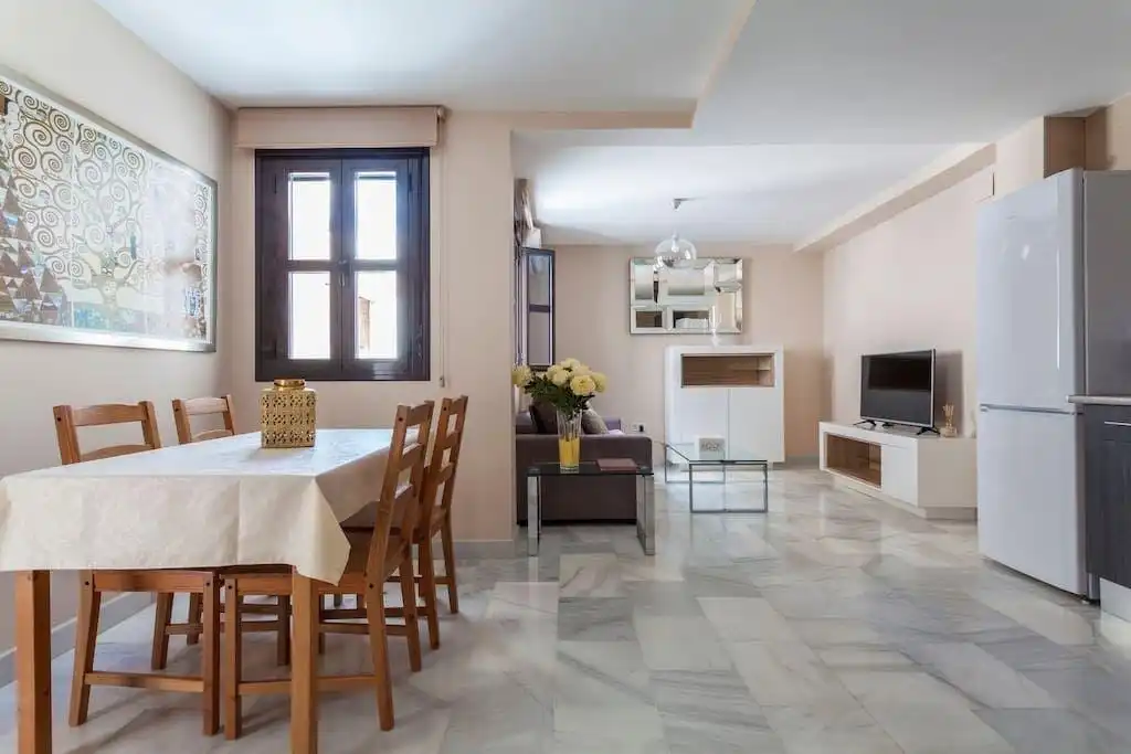 Sala d'estar de Apartament de lloguer en Sevilla amb Aire condicionat, Calefacció i Moblat