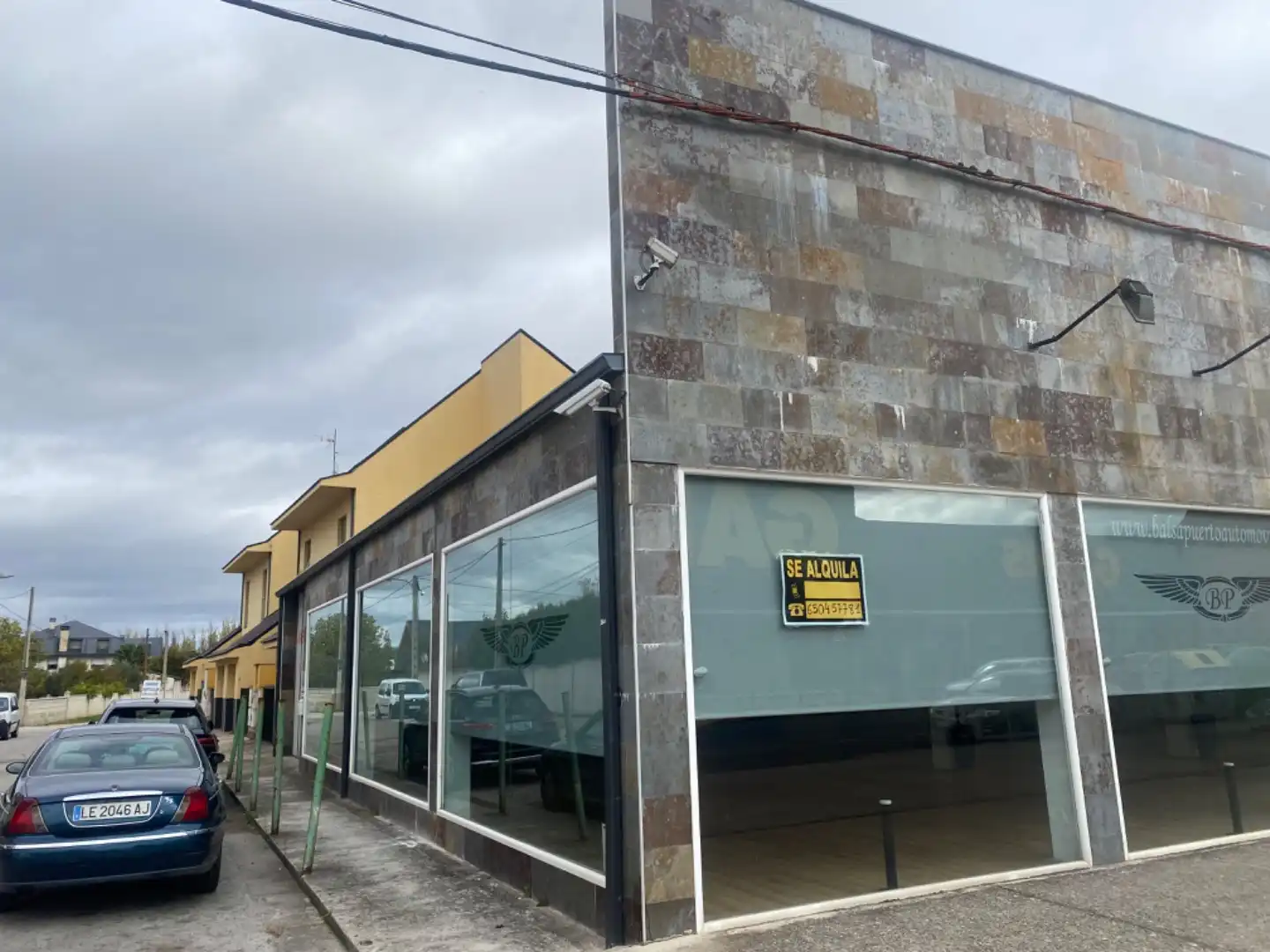 Außenansicht von Geschaftsraum zur Miete in Ponferrada mit Klimaanlage und Parkett