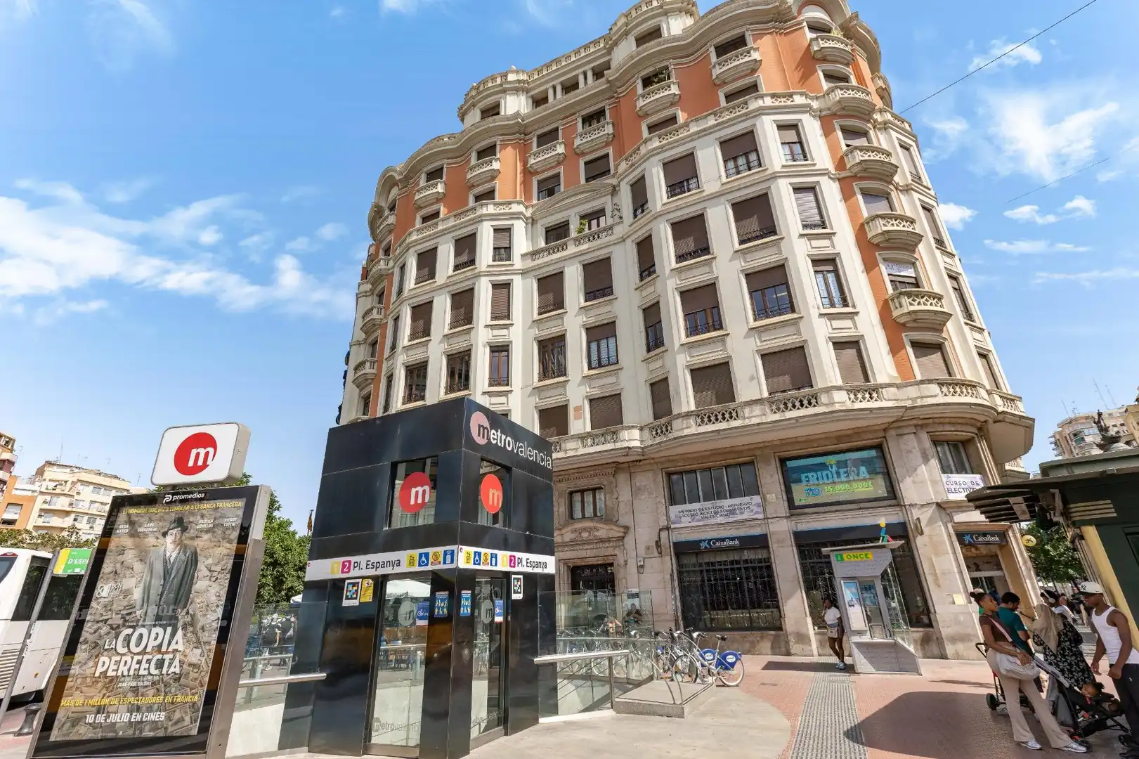 Exterior view of Office for rent in Valencia  with Air Conditioner and Heating