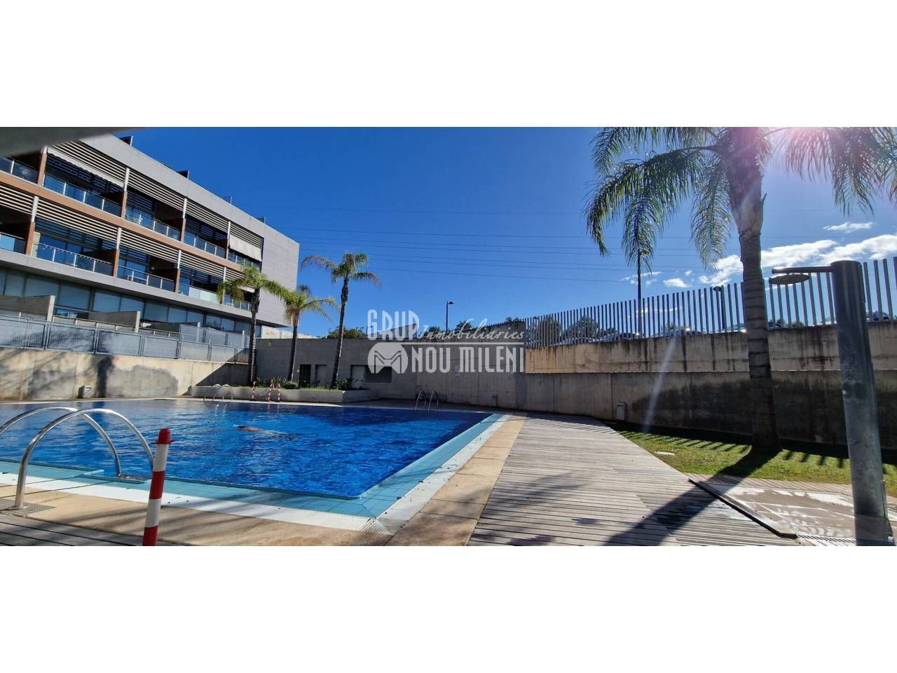 Piscina de Loft en venda en  Valencia Capital amb Aire condicionat, Parquet i Terrassa