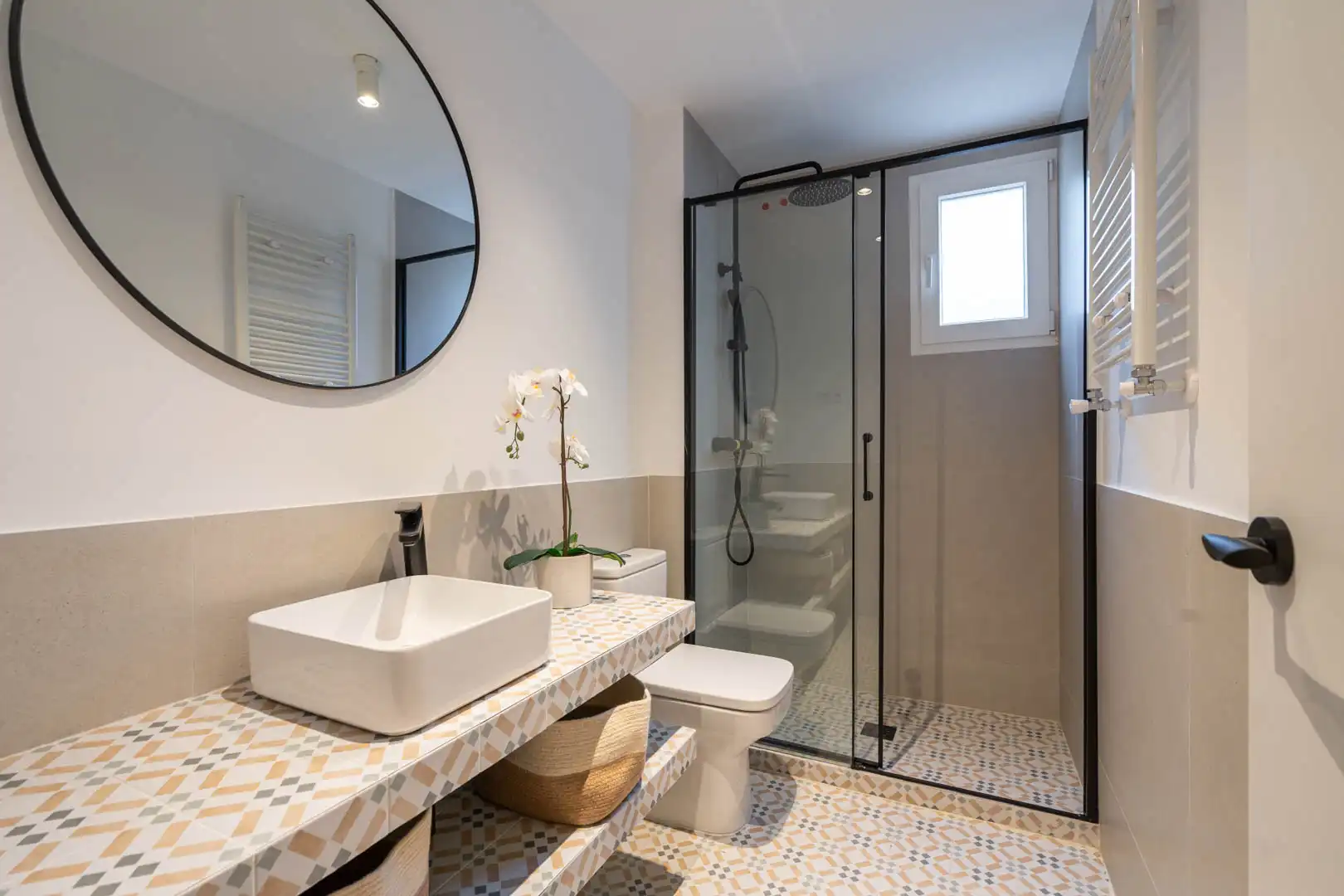 Bathroom of Flat for rent in Madrid  with Heating, Furnished and Oven