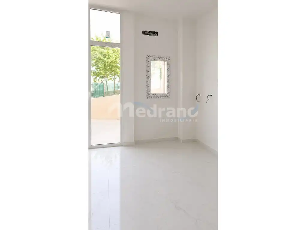 Wohnung zum Verkauf in Benidorm mit Klimaanlage, Privatgarten und Terrasse