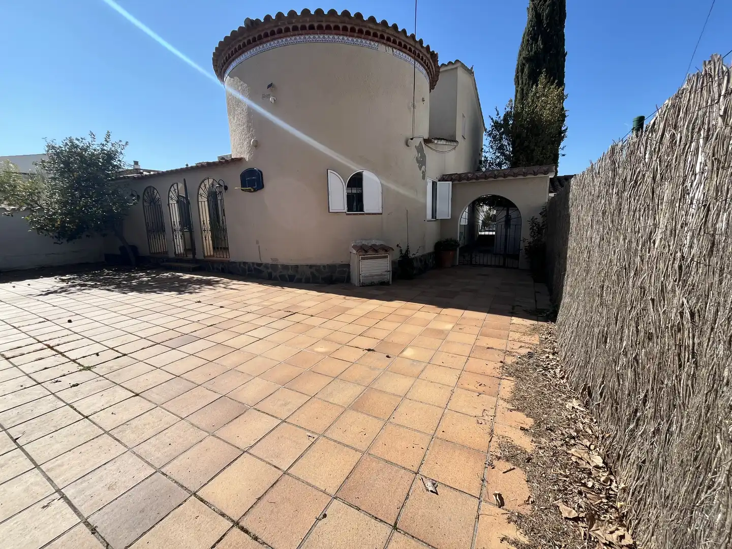 Vista exterior de Casa o xalet en venda en Empuriabrava