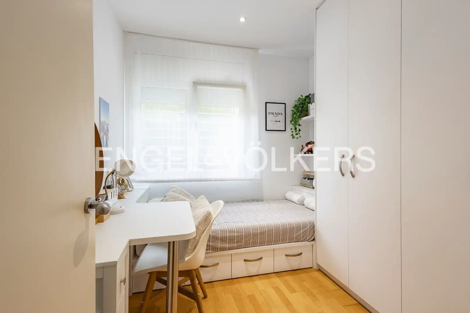 Dormitori de Apartament en venda en Sant Just Desvern amb Aire condicionat, Calefacció i Jardí privat