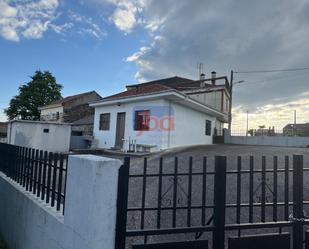Exterior view of House or chalet for sale in Calvos de Randín  with Heating, Private garden and Storage room