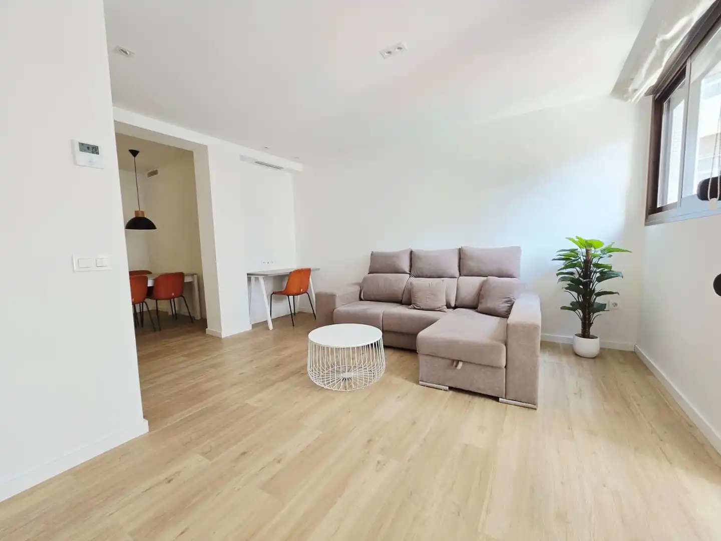Living room of Flat for rent in Valencia  with Parquet flooring and Terrace