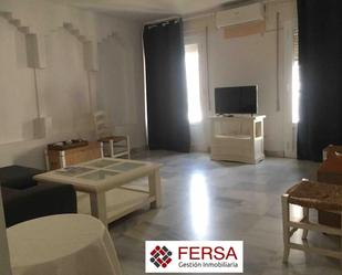 Sala d'estar de Apartament de lloguer en El Puerto de Santa María amb Aire condicionat, Calefacció i Parquet