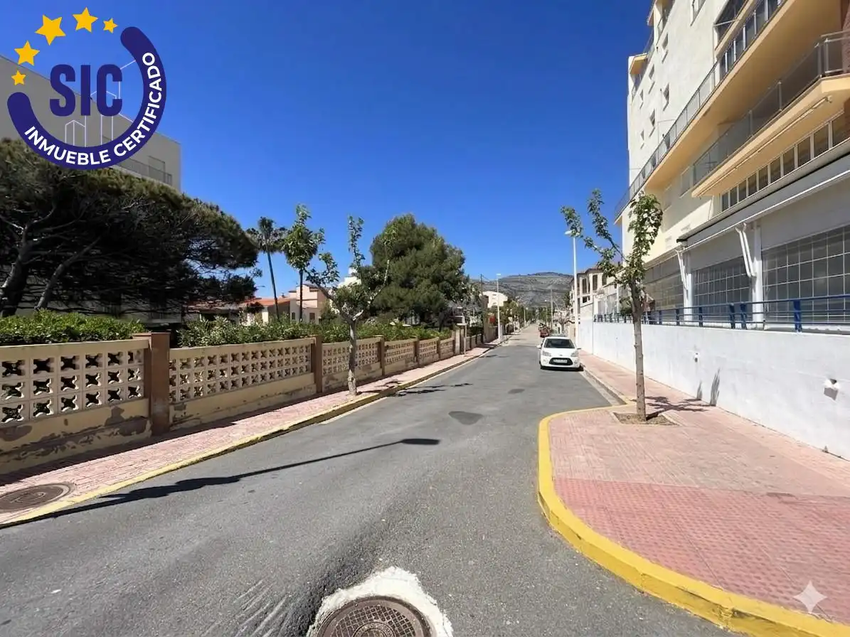 Vista exterior de Casa adosada en venta en Oropesa del Mar / Orpesa con Aire acondicionado, Calefacción y Terraza